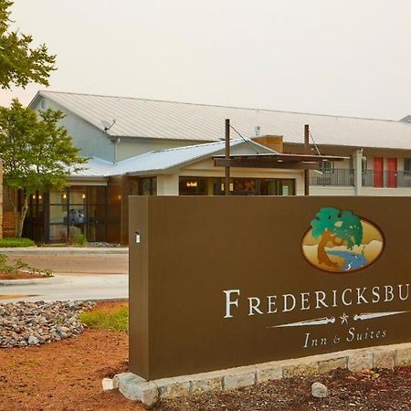 Fredericksburg Inn And Suites Exterior foto